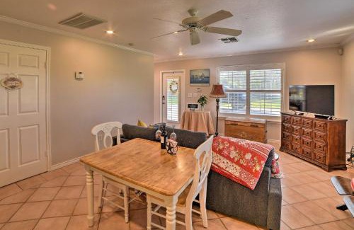 Corpus Christi House | Casa de Samuel - Patio, Fountain and Outdoor Kitchen