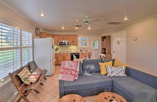 Corpus Christi House | Casa de Samuel - Patio, Fountain and Outdoor Kitchen