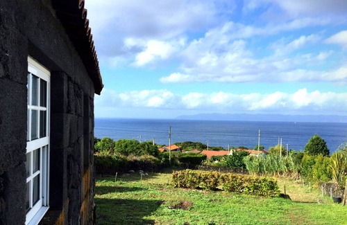 Cais do Pico House | Casa de Sant'ana