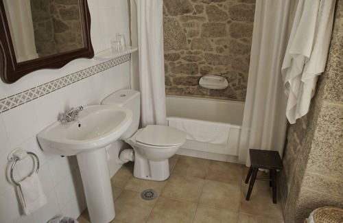 Bealo House | Casa de Turismo Rural Os Petroglifos