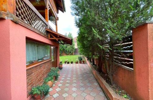 Malaiesti Cabin | Casa de Vacanta "La Faurie"