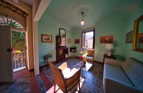 Falcone House | Casa del Campiere