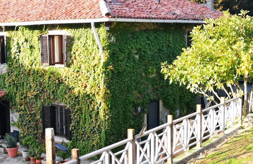 Borgomale House | "CASA DEL CANTA" FREE WI-FI, FREE PARKING.