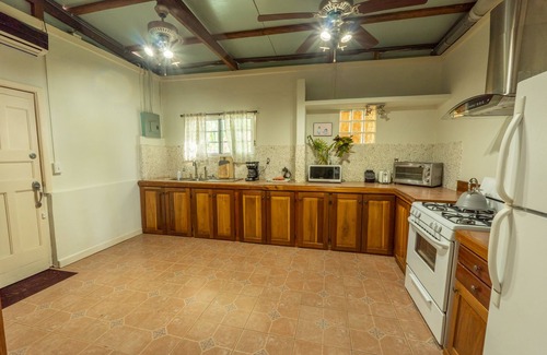 Carenero Island House | Casa del Fuego- Caribbean Magic