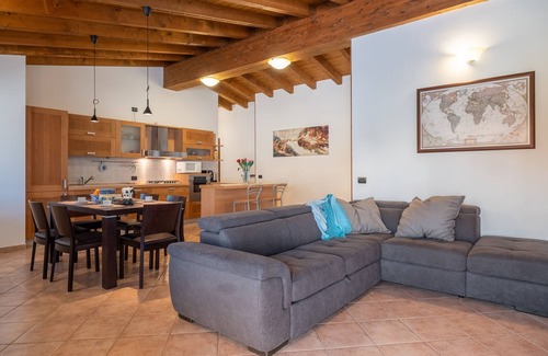 Paratico Apartment | Casa del Gatto - Three Bedroom Apartment, Sleeps 4