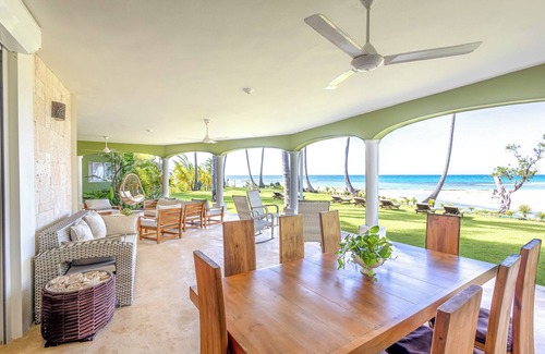 Las Terrenas Villa | Casa del Rio: beachfront villa for 22 guests in Las Terrenas