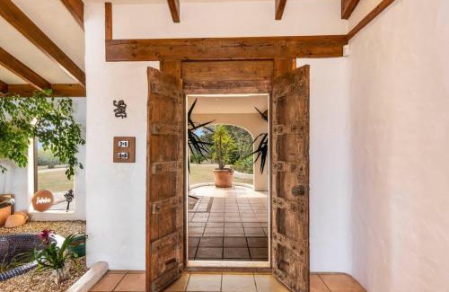 Ashby Heights Villa | Casa Del Rio - LJHooker Yamba