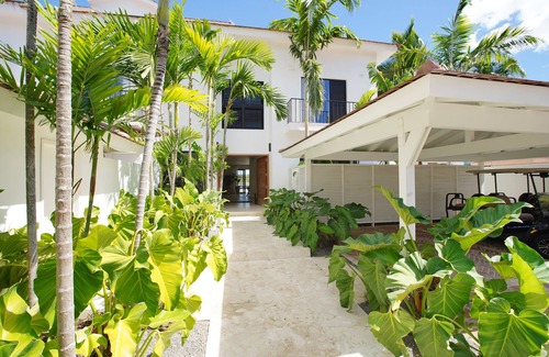 Casa de Campo Villa | Casa Delfín – Luxury Riverside Villa w/Pool, Chef & Golf Carts