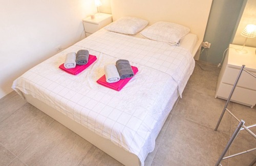 San Terenzo Monti House | CASA DELLA TORRE- 6 Pax / Pool / beautiful mountain view