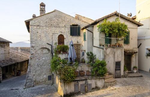 Stroncone Apartment | Casa Della Torre In Borgo Medievale