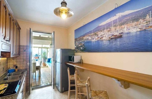 Riposto Apartment | Casa delle Zammare, facing the sea historic centre