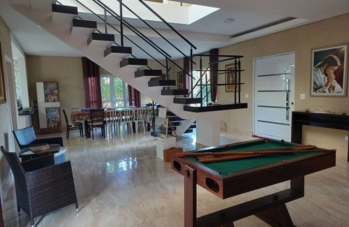 Caieiras Cottage | Casa Dentro do Condomínio Parque Suíça, Acomoda 21 Pessoas