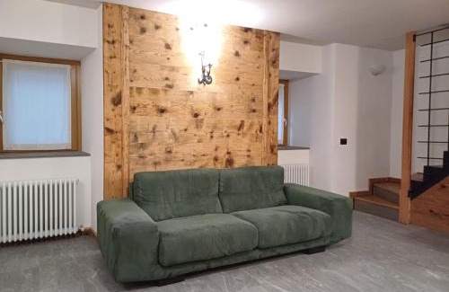 Villa di Chiavenna House | Casa di Canete
