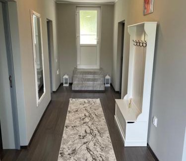 Husi House | Casa Din Deal