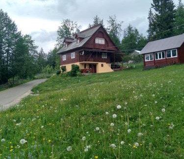 Garda de Sus House | Casa din Poiană