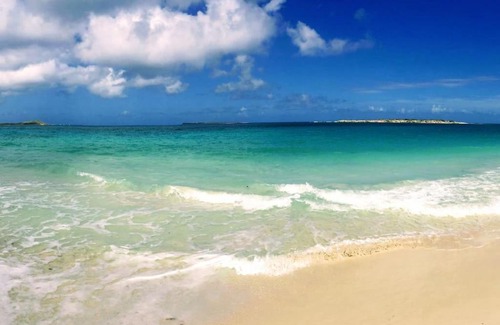 Orient Bay House | Casa Dina, beautiful sea view 10 min walk from the beach