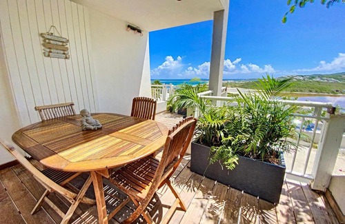 Orient Bay House | Casa Dina, beautiful sea view 10 min walk from the beach