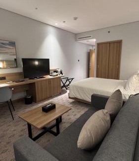 Sari Street Hotel | Casa Diora Hotel Al Rawdah