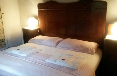 Lorenzana Bed & Breakfast | Casa Divina B&B - PISA - TUSCANY - YOGA NATURE Plant based - DEVOTION ROOM