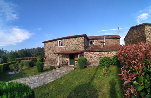 Touro Cottage | Casa do Castelo for 6 people
