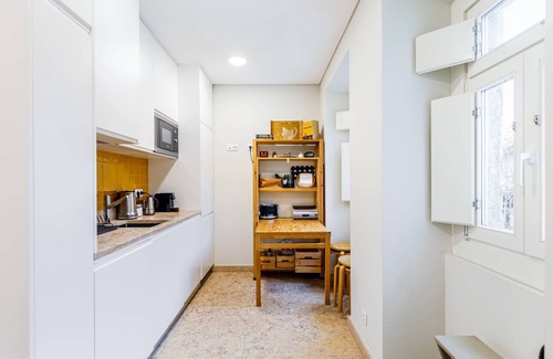 Linda-a-Velha Apartment | Casa do Mapa: Lisbon Work and Play Family Getaway