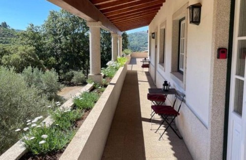 Cimbres House | Casa do Olival Three-Bedroom House