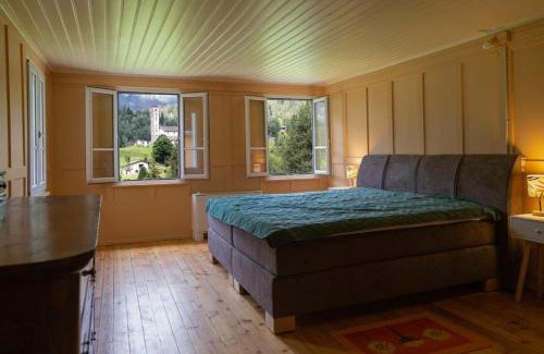 Prato Ski Chalet | Casa Dorino - luogo idilliaco, ideale per famiglie, terrazza ed ampio giardino, vista montagne, sauna privata