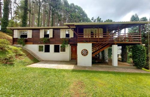 Jardim Europa House | Casa dos Pinheiros Campos do Jordão