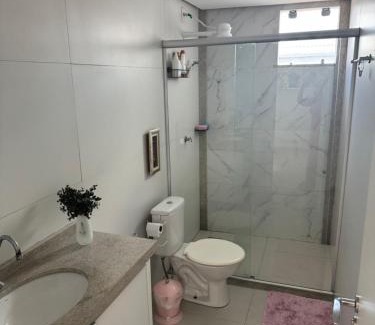 Jiboia Branca House | Casa Duplex para Cop 30 no Residencial Arbre