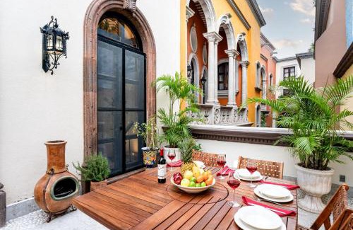Zona Centro House | Casa Elegante, 3BR Modern Retreat in Centro San Miguel de Allende
