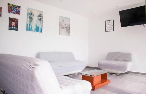Mala House | Casa Elizabeth - Recreate