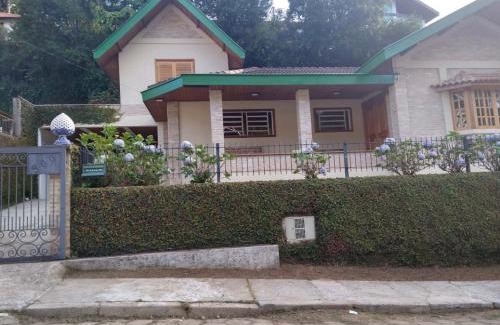 Vila Inglesa House | Casa em Campos do Jordão