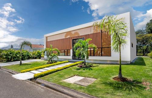 Caloto Villa | Casa en Club Campestre frente a Campo de Golf