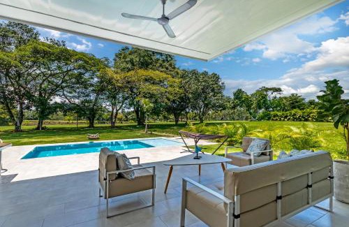 Caloto Villa | Casa en Club Campestre frente a Campo de Golf