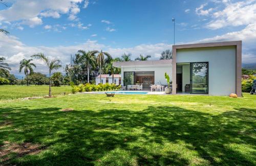Caloto Villa | Casa en Club Campestre frente a Campo de Golf