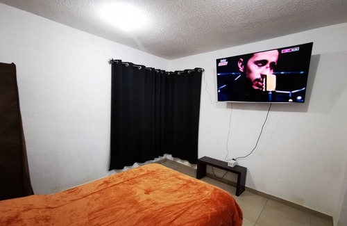 Apodaca House | Casa en Dream Lagoon, con Alberca y Regaderas, a 15 min del Aeropuerto