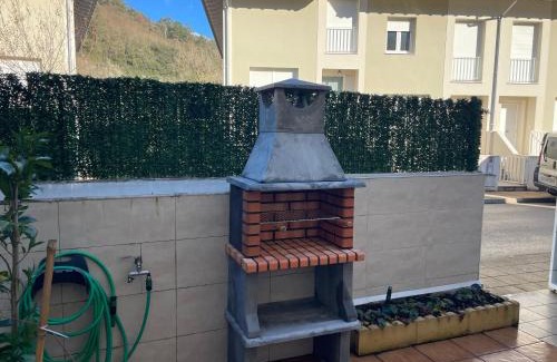 Arredondo House | Casa en la montaña con piscina de temporada