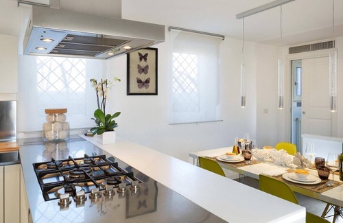 Catania City Centre Apartment | Casa Etna - Modern apartment with terrace, Catania