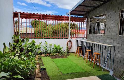 Heredia House | Casa Flores