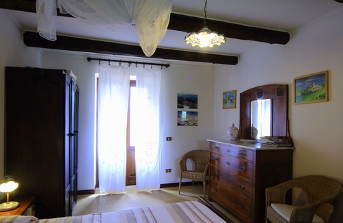 Montefino Apartment | Casa Fonte Pecorale apartments il Pozzo and il Nido heated pool