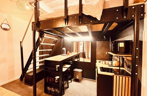 Faubourg Apartment | Casa fresco 1