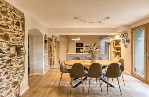 Espolla House | Casa 'Gall' with Mountain Views, Wi-Fi and Air Conditioning