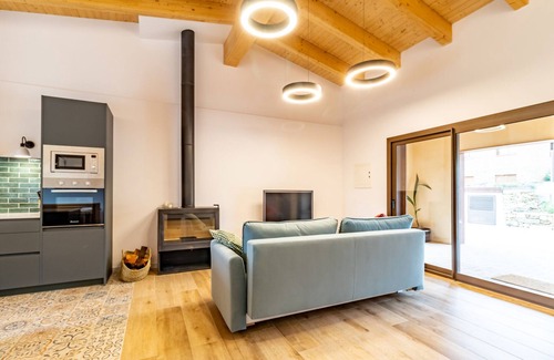 Camos House | Casa Gessamí – Holiday home near Lake Banyoles