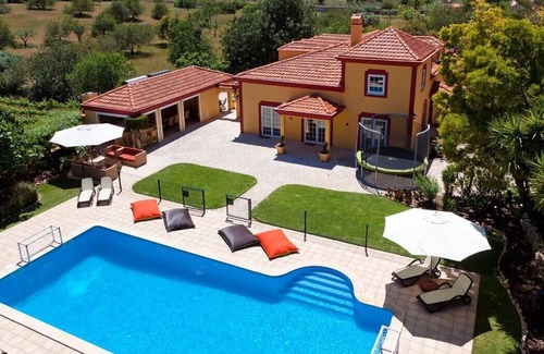 Lagoa e Carvoeiro House | Casa Grande - 6 Bedrooms, outside kitchen, fenced pool, wheelchair friendly