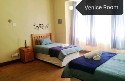 Ekurhuleni House | Casa Grazia | Northmead | Spacious bedrooms to rent close to JNB Airport