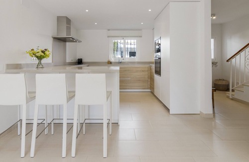 Guadalmina House | Casa Guadalvillas - 3Bd Townhouse Near The Beach!