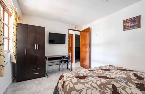 Ciudad Lopez Mateos House | Casa Hogareña con Estacionamiento