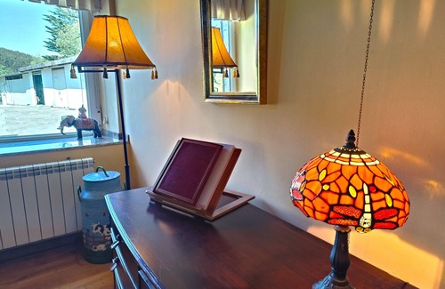 Bareyo House | Casa Idílica Para 5 con Vistas al Prado y a 2 Minutos del Centro de Ajo