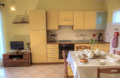 Diano Castello House | Casa Ilaria - Small detached villa for 4 people, with garden and sea-view