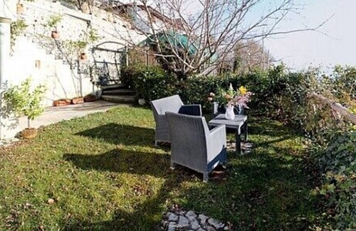 Nocelle House | Casa Ilnira C: A spacious apartment in a quiet position, located on a hillside above the sea, with Free WI-FI.